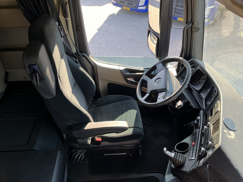 Mercedes-Benz Actros 1842 StreamSpace / 903 dkm / 2 Tanks / NL Truck - Tracteur routier: photos 3 Mercedes-Benz Actros 1842 StreamSpace / 903 dkm / 2 Tanks / NL Truck - Tracteur routier: photos 3