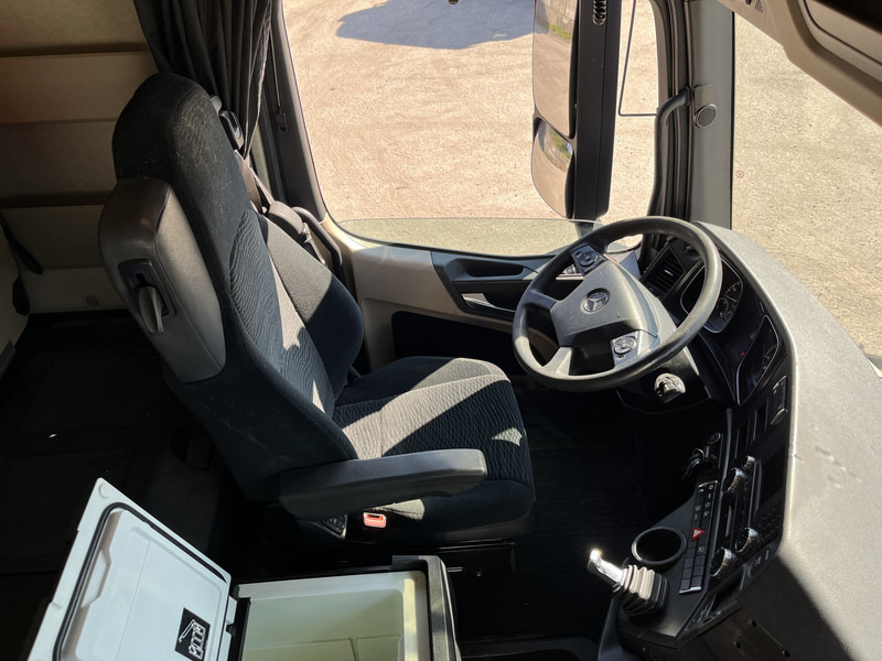Mercedes-Benz Actros 1842 Streamspace / 873 dkm / 2 Tanks / NL Truck - Tracteur routier: photos 3 Mercedes-Benz Actros 1842 Streamspace / 873 dkm / 2 Tanks / NL Truck - Tracteur routier: photos 3