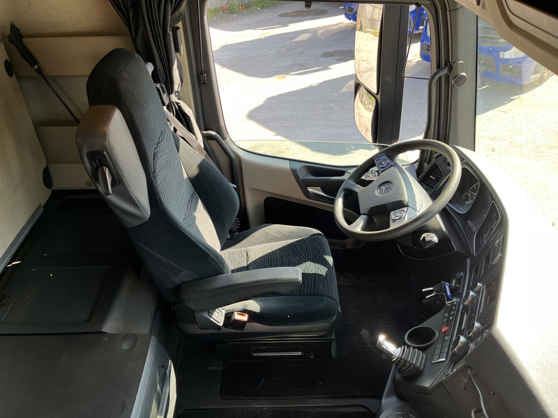 Mercedes-Benz Actros 1842 Streamspace / 945 dkm / 2 Tanks / NL Truck / 15x in stock - Tracteur routier: photos 3 Mercedes-Benz Actros 1842 Streamspace / 945 dkm / 2 Tanks / NL Truck / 15x in stock - Tracteur routier: photos 3