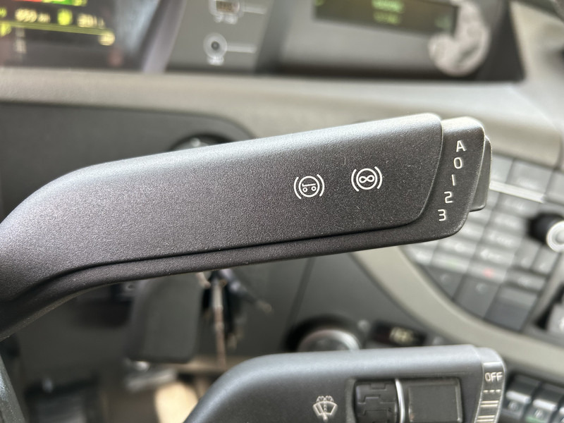 Volvo FH 420 Globetrotter / 921 dkm / 2 Tanks / VEB+ / NL Truck - Tracteur routier: photos 5 Volvo FH 420 Globetrotter / 921 dkm / 2 Tanks / VEB+ / NL Truck - Tracteur routier: photos 5