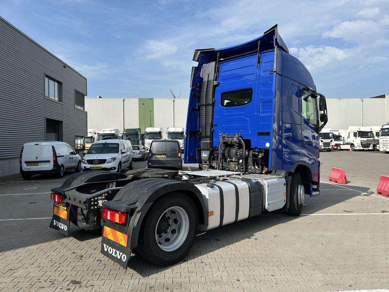 Volvo FH 420 Globetrotter / 921 dkm / 2 Tanks / VEB+ / NL Truck - Tracteur routier: photos 2 Volvo FH 420 Globetrotter / 921 dkm / 2 Tanks / VEB+ / NL Truck - Tracteur routier: photos 2