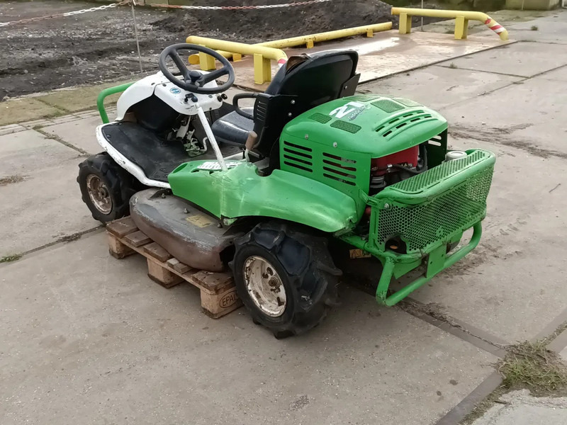 Maaier Etesia Twenty One HP - Motofaucheuse: photos 3 Maaier Etesia Twenty One HP - Motofaucheuse: photos 3