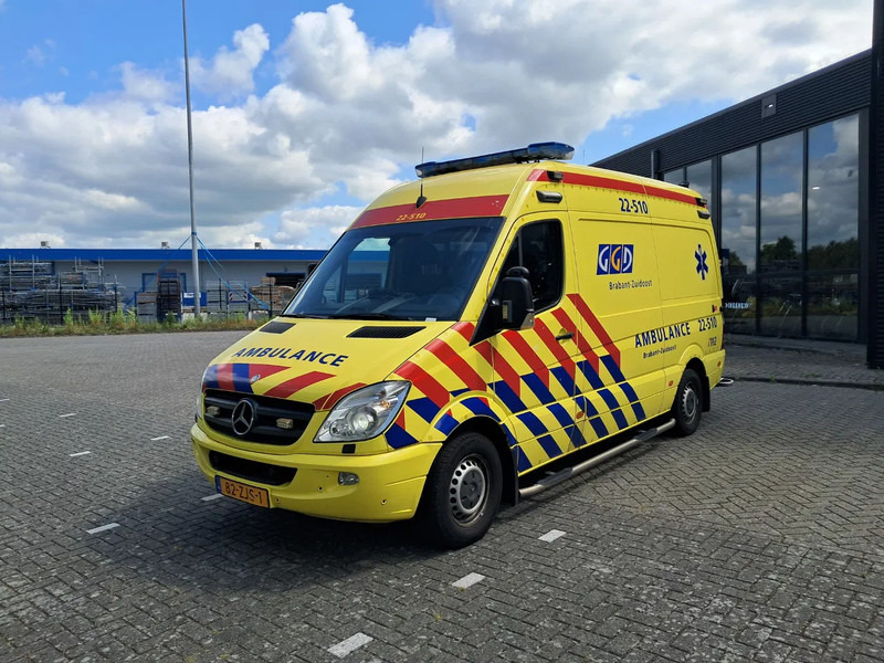 Mercedes-Benz Sprinter Sprinter - Ambulance: photos 1 Mercedes-Benz Sprinter Sprinter - Ambulance: photos 1