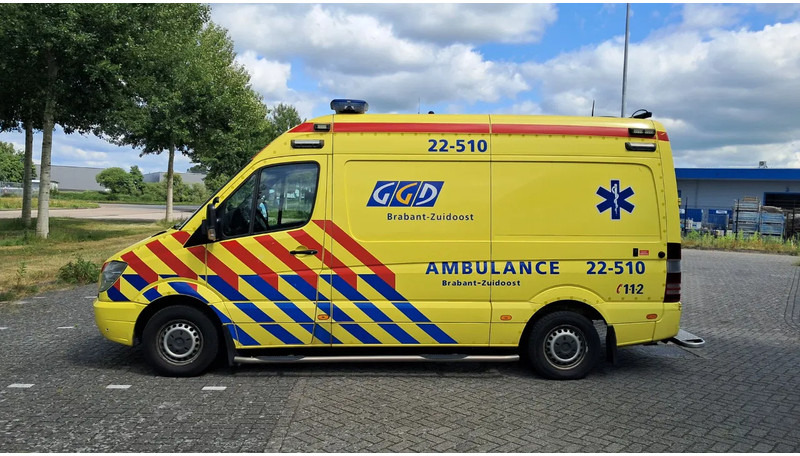 Mercedes-Benz Sprinter Sprinter - Ambulance: photos 4 Mercedes-Benz Sprinter Sprinter - Ambulance: photos 4