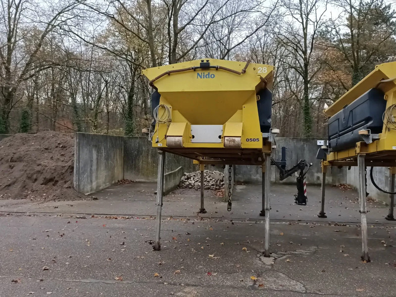 NIDO - Schmidt Stratos B40-36 PALN - Epandeur de sable: photos 4 NIDO - Schmidt Stratos B40-36 PALN - Epandeur de sable: photos 4