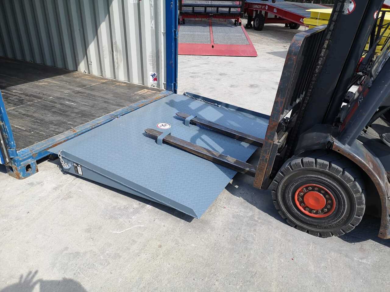 AZ RAMP HCNN08 - Rampe de chargement: photos 2 AZ RAMP HCNN08 - Rampe de chargement: photos 2