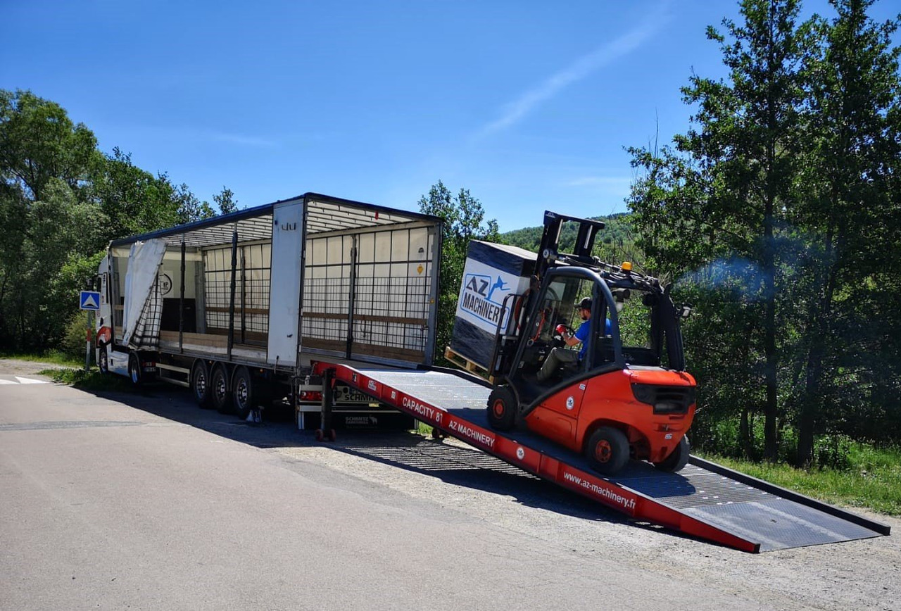AZ RAMP-PRIME PRIME WLO + 8 . Industrial Mobil Loading Ramp - Rampe de chargement: photos 2 AZ RAMP-PRIME PRIME WLO + 8 . Industrial Mobil Loading Ramp - Rampe de chargement: photos 2