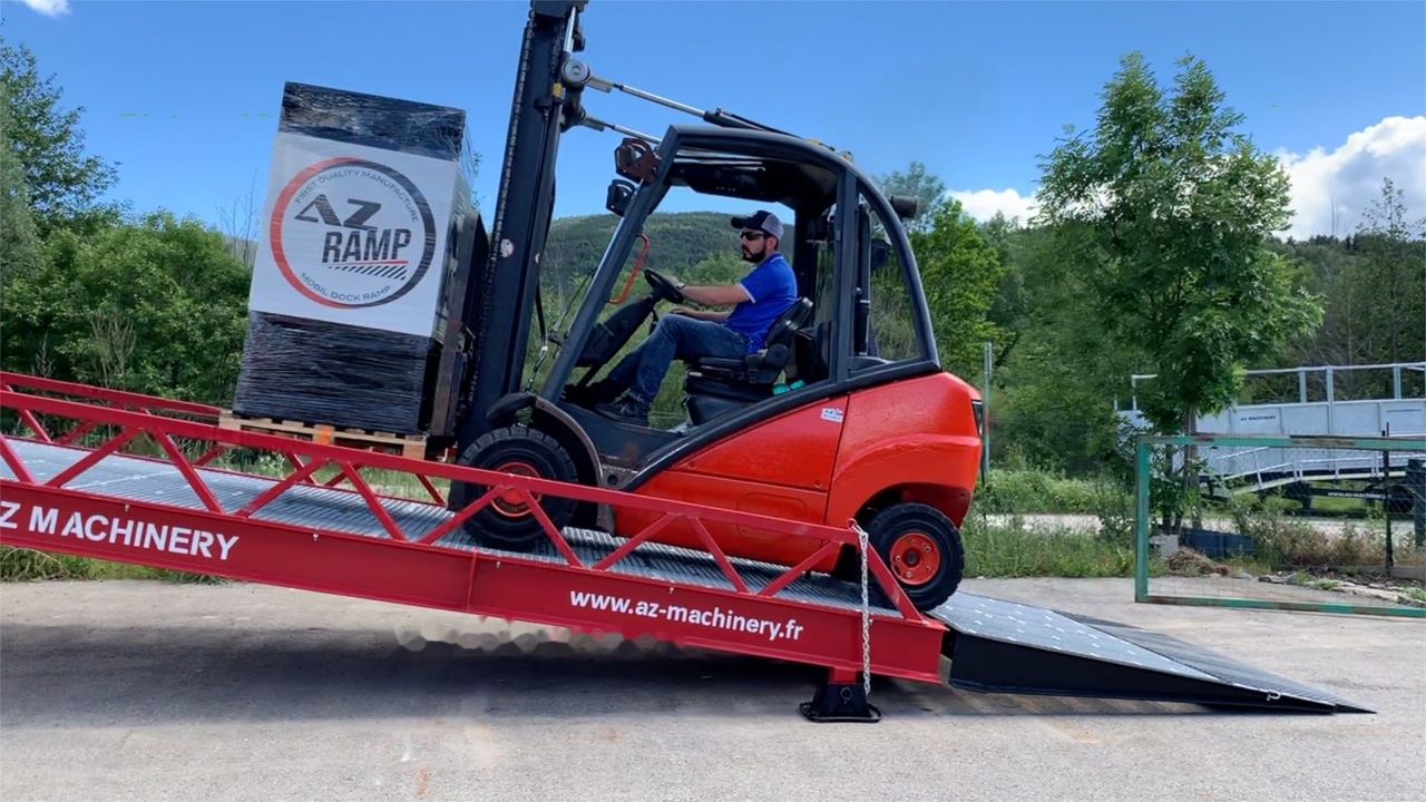 AZ RAMP STAR-10-XL mobile loading ramp - Rampe de chargement: photos 5 AZ RAMP STAR-10-XL mobile loading ramp - Rampe de chargement: photos 5
