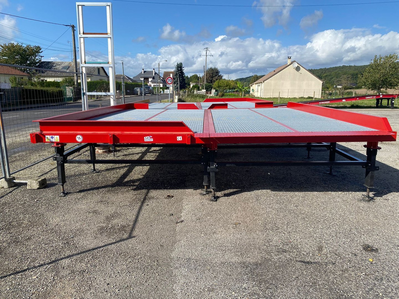 **Used dock table** Loading platform 8 ton capacity - Rampe de chargement: photos 1 **Used dock table** Loading platform 8 ton capacity - Rampe de chargement: photos 1