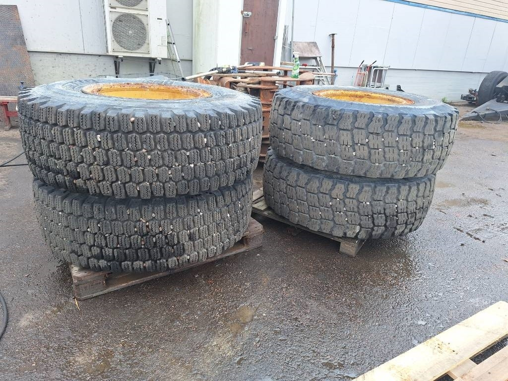 Michelin 17.5R-25 Renkaat 4kpl - Pneu pour Engins de chantier: photos 1 Michelin 17.5R-25 Renkaat 4kpl - Pneu pour Engins de chantier: photos 1