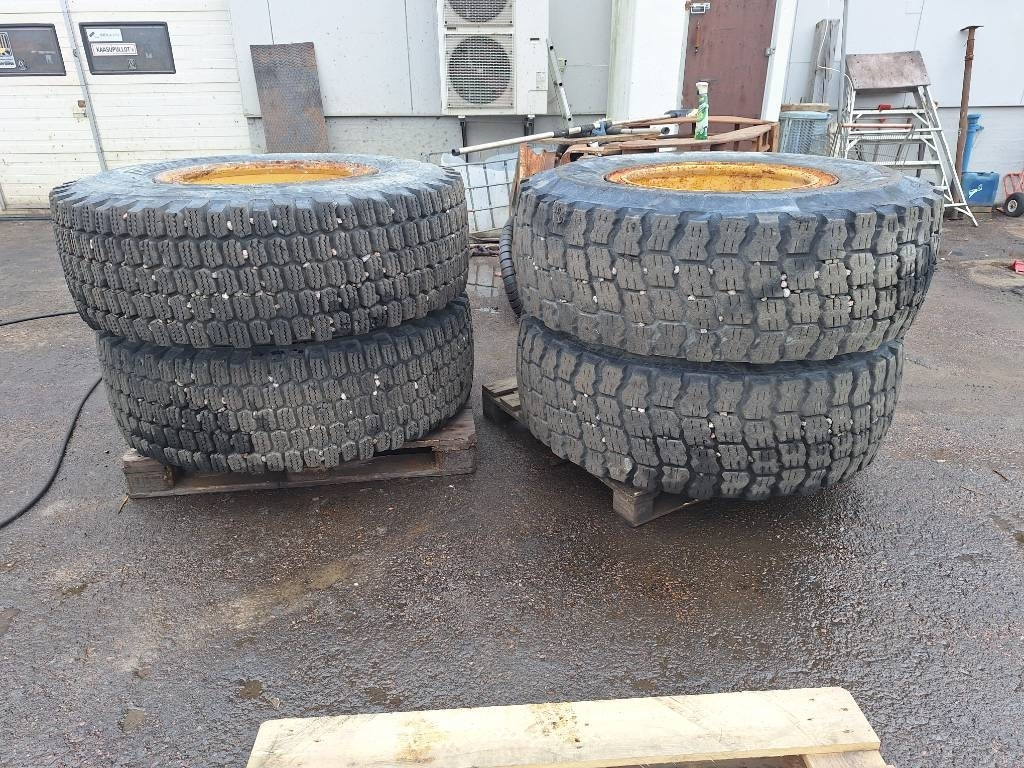 Michelin 17.5R-25 Renkaat 4kpl - Pneu pour Engins de chantier: photos 2 Michelin 17.5R-25 Renkaat 4kpl - Pneu pour Engins de chantier: photos 2