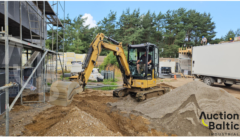 Caterpillar 303 CR - Mini pelle: photos 1 Caterpillar 303 CR - Mini pelle: photos 1