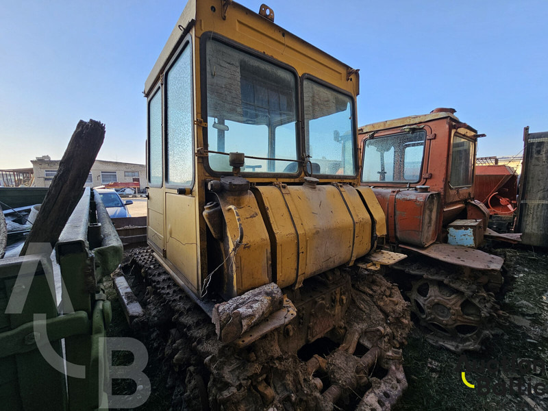 DT-75 - Tracteur à chenilles: photos 3 DT-75 - Tracteur à chenilles: photos 3