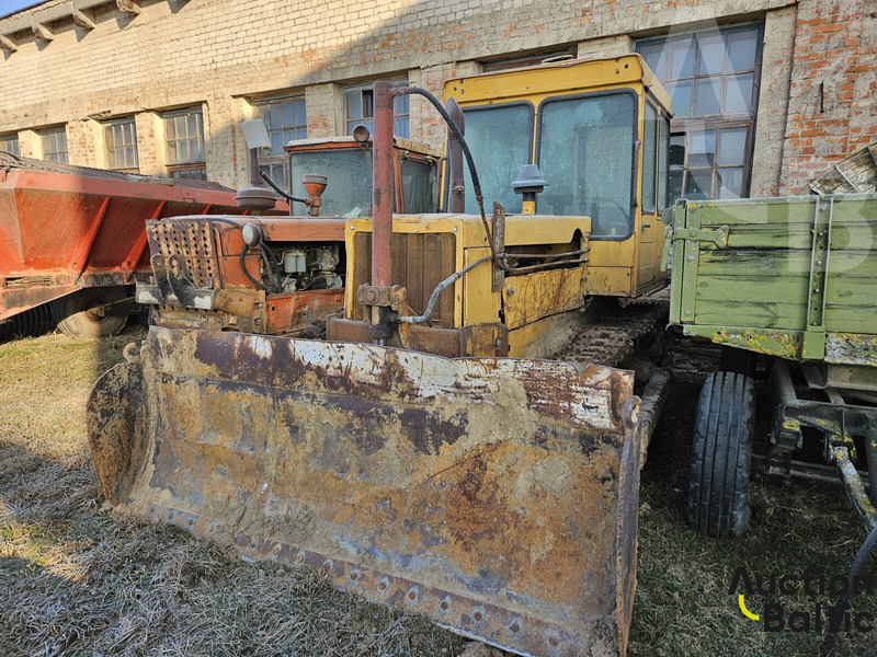 DT-75 - Tracteur à chenilles: photos 2 DT-75 - Tracteur à chenilles: photos 2