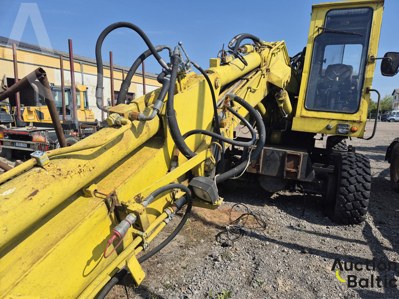 Geismar KGT-V - Pelle sur pneus: photos 3 Geismar KGT-V - Pelle sur pneus: photos 3