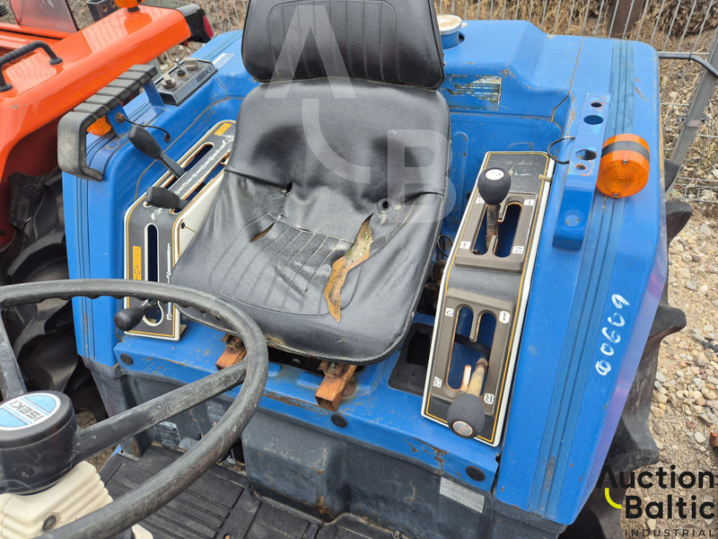 Iseki TU 200 - Tracteur agricole: photos 5 Iseki TU 200 - Tracteur agricole: photos 5