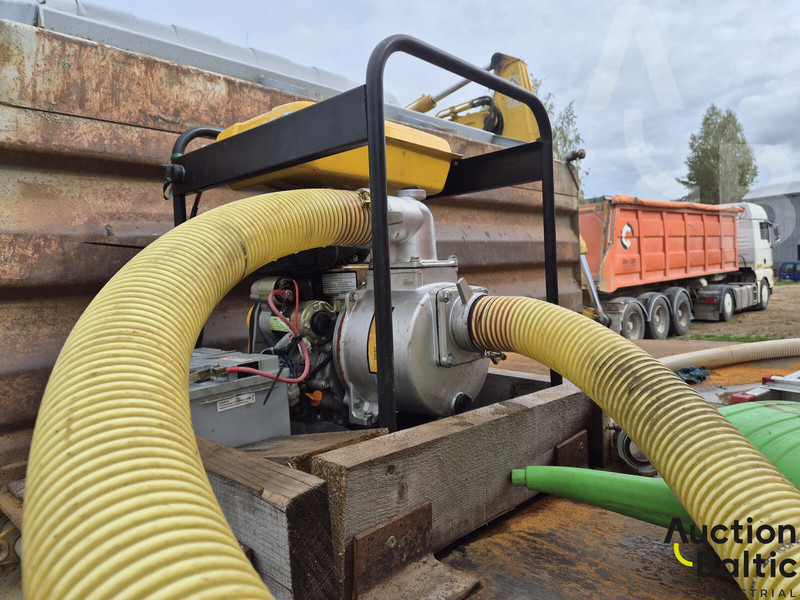 Camion citerne Iveco 260-34: photos 12