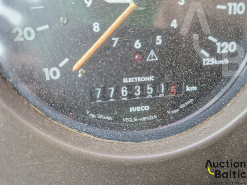 Camion citerne Iveco 260-34: photos 8