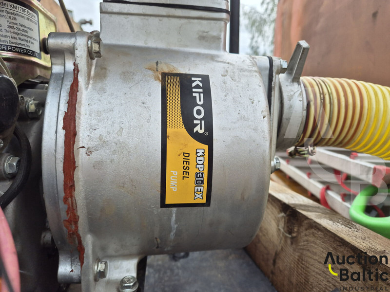 Camion citerne Iveco 260-34: photos 17