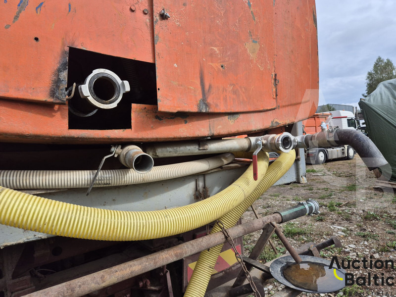 Camion citerne Iveco 260-34: photos 18