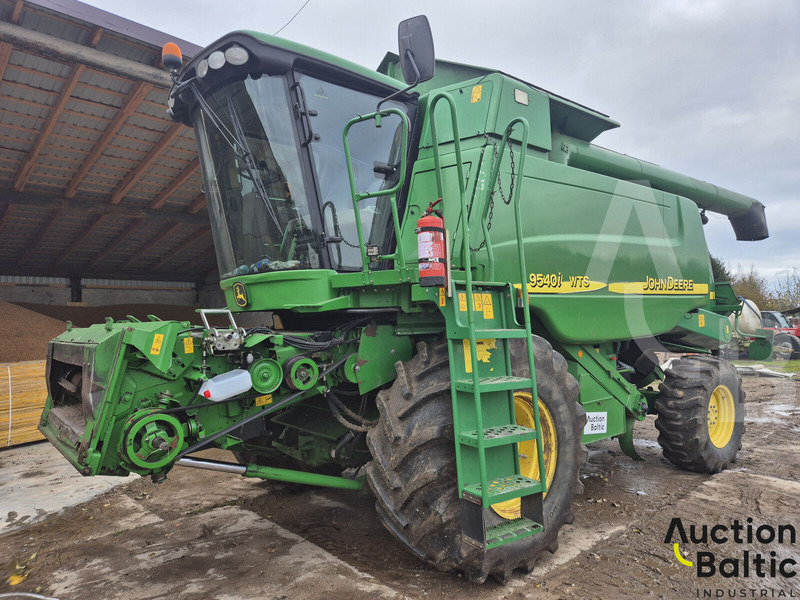 John Deere 9540 - Moissonneuse-batteuse: photos 1 John Deere 9540 - Moissonneuse-batteuse: photos 1