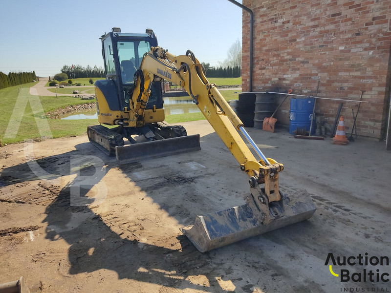 Komatsu PC35MR-5 - Mini pelle: photos 2 Komatsu PC35MR-5 - Mini pelle: photos 2