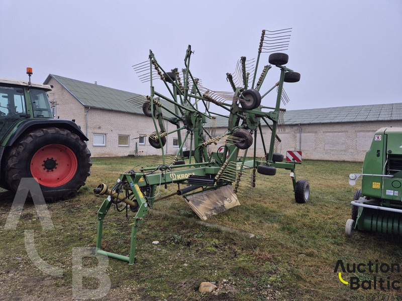 Krone Swadro 900 - Faneuse: photos 1 Krone Swadro 900 - Faneuse: photos 1