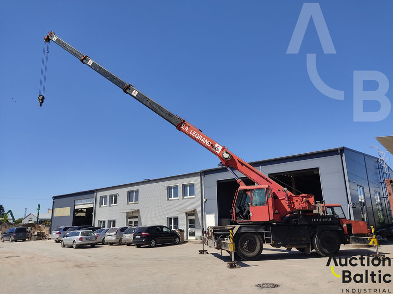 Liebherr LTM 1025 - Grue tout-terrain: photos 1 Liebherr LTM 1025 - Grue tout-terrain: photos 1