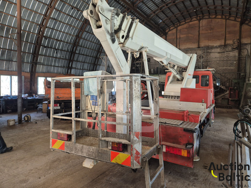 MAN 8.163 - Camion avec nacelle: photos 3 MAN 8.163 - Camion avec nacelle: photos 3