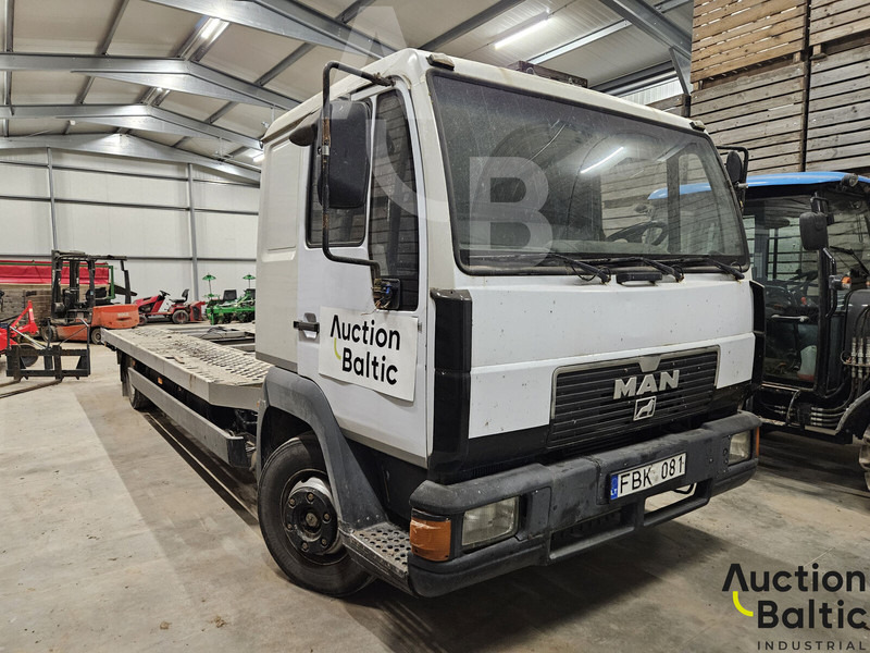 MAN 8.224 - Camion porte-voitures: photos 1 MAN 8.224 - Camion porte-voitures: photos 1