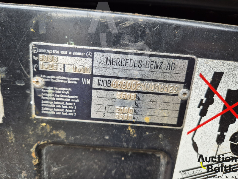 Camion à rideaux coulissants Mercedes-Benz 609 D: photos 17