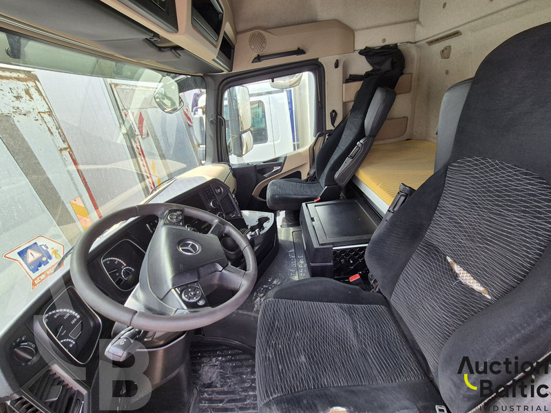 Mercedes-Benz Actros 2551 - Camion fourgon: photos 5 Mercedes-Benz Actros 2551 - Camion fourgon: photos 5