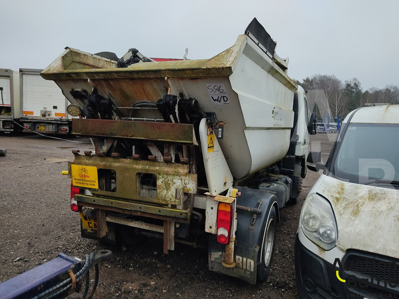 Mitsubishi Fuso - Benne à ordures ménagères: photos 3 Mitsubishi Fuso - Benne à ordures ménagères: photos 3