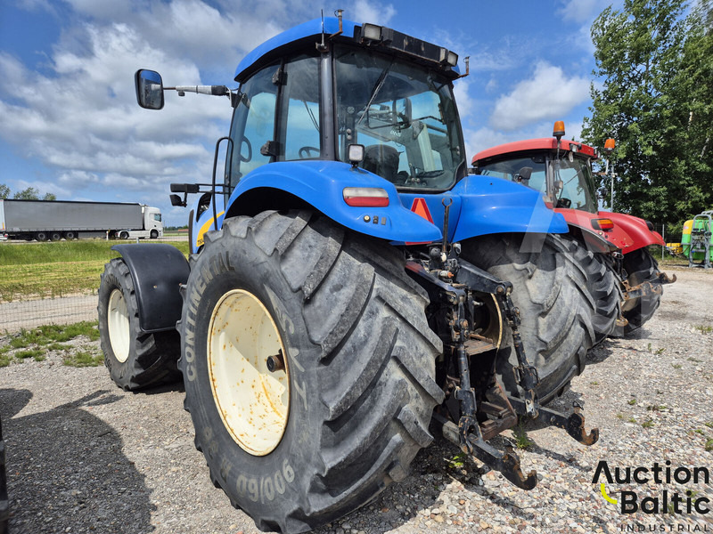 New Holland T 8040 - Tracteur agricole: photos 4 New Holland T 8040 - Tracteur agricole: photos 4