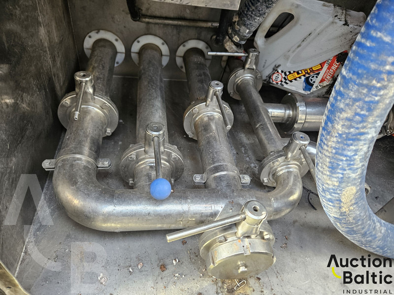 Camion citerne pour transport de lait Scania P 230: photos 18