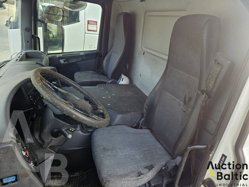 Camion citerne pour transport de lait Scania P 230: photos 7