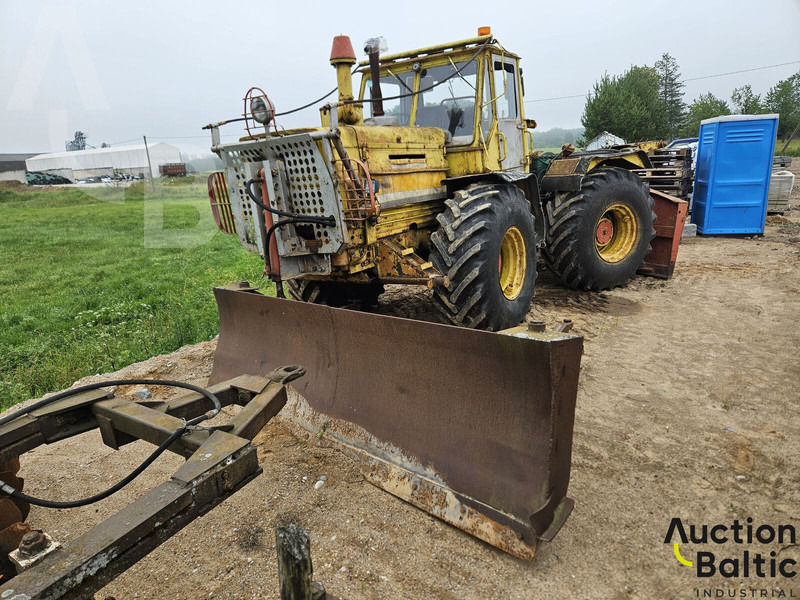 T-157K - Tracteur agricole: photos 1 T-157K - Tracteur agricole: photos 1