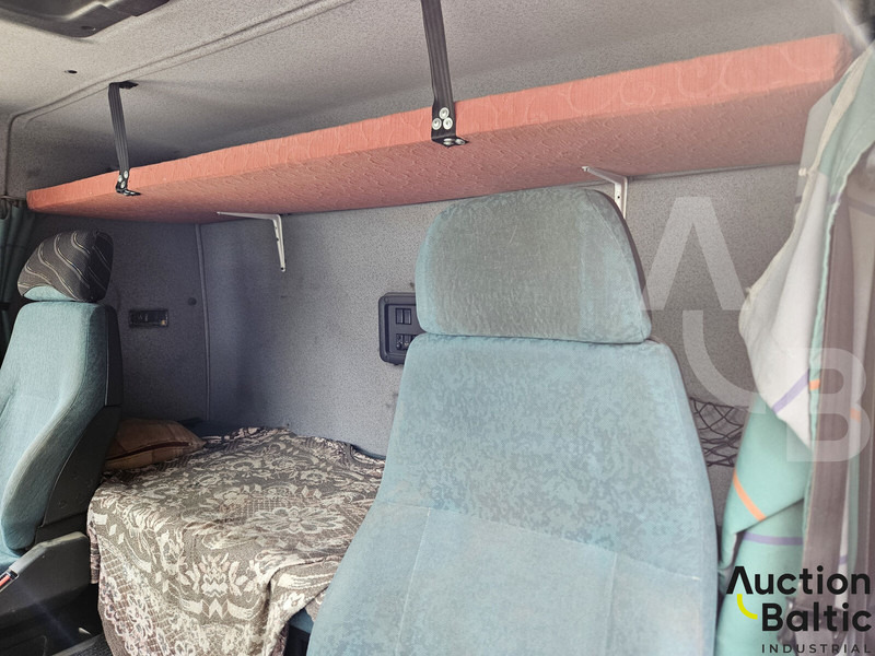 Tracteur routier Volvo FH12: photos 11