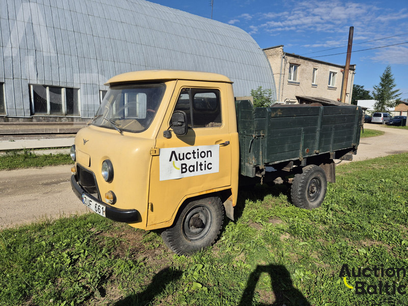 UAZ UAZ 3303 - Utilitaire plateau: photos 1 UAZ UAZ 3303 - Utilitaire plateau: photos 1