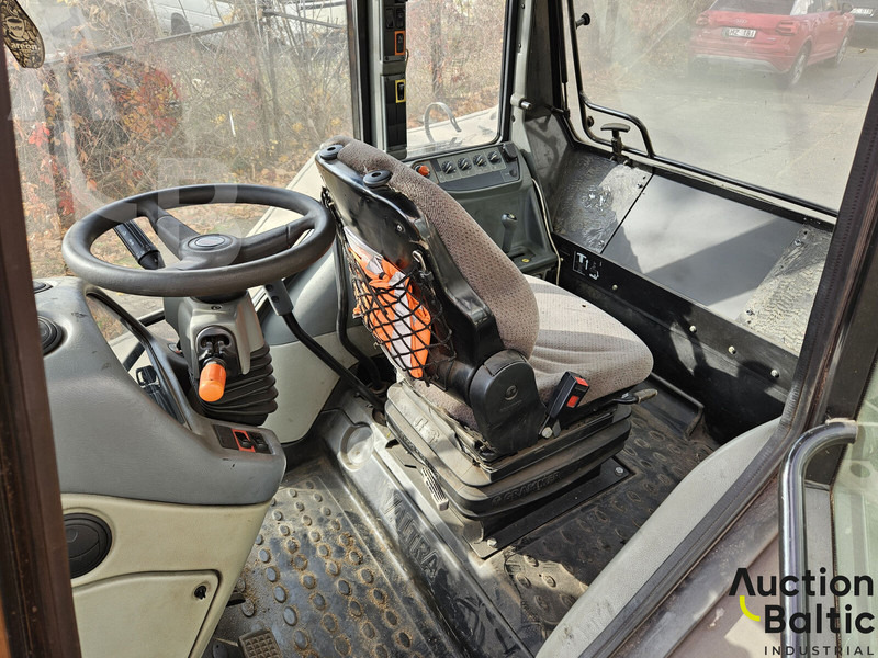 Valtra A 93H - Tracteur agricole: photos 5 Valtra A 93H - Tracteur agricole: photos 5
