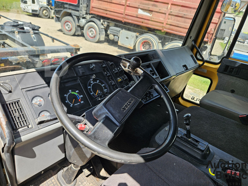 Camion plateau Volvo FL612: photos 7