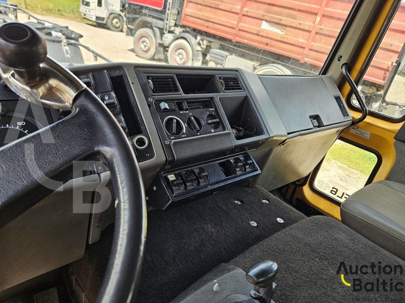Camion plateau Volvo FL612: photos 9