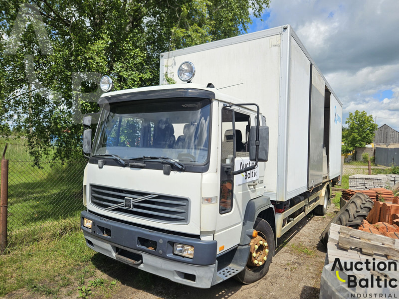 Volvo FL615 - Camion fourgon: photos 1 Volvo FL615 - Camion fourgon: photos 1