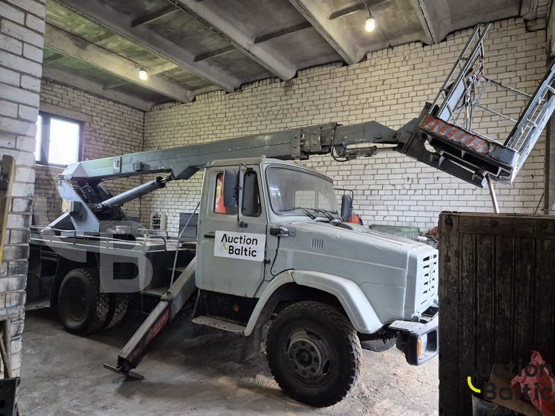 ZIL ZIL 433362 - Camion avec nacelle: photos 1 ZIL ZIL 433362 - Camion avec nacelle: photos 1