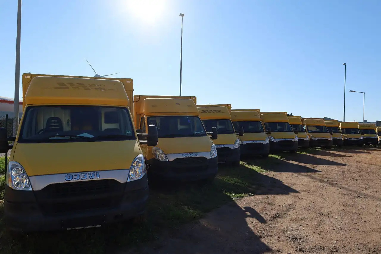 Iveco Daily/ Regalsystem/Luftfeder/KURZ/1. Hand - Fourgon grand volume: photos 1 Iveco Daily/ Regalsystem/Luftfeder/KURZ/1. Hand - Fourgon grand volume: photos 1