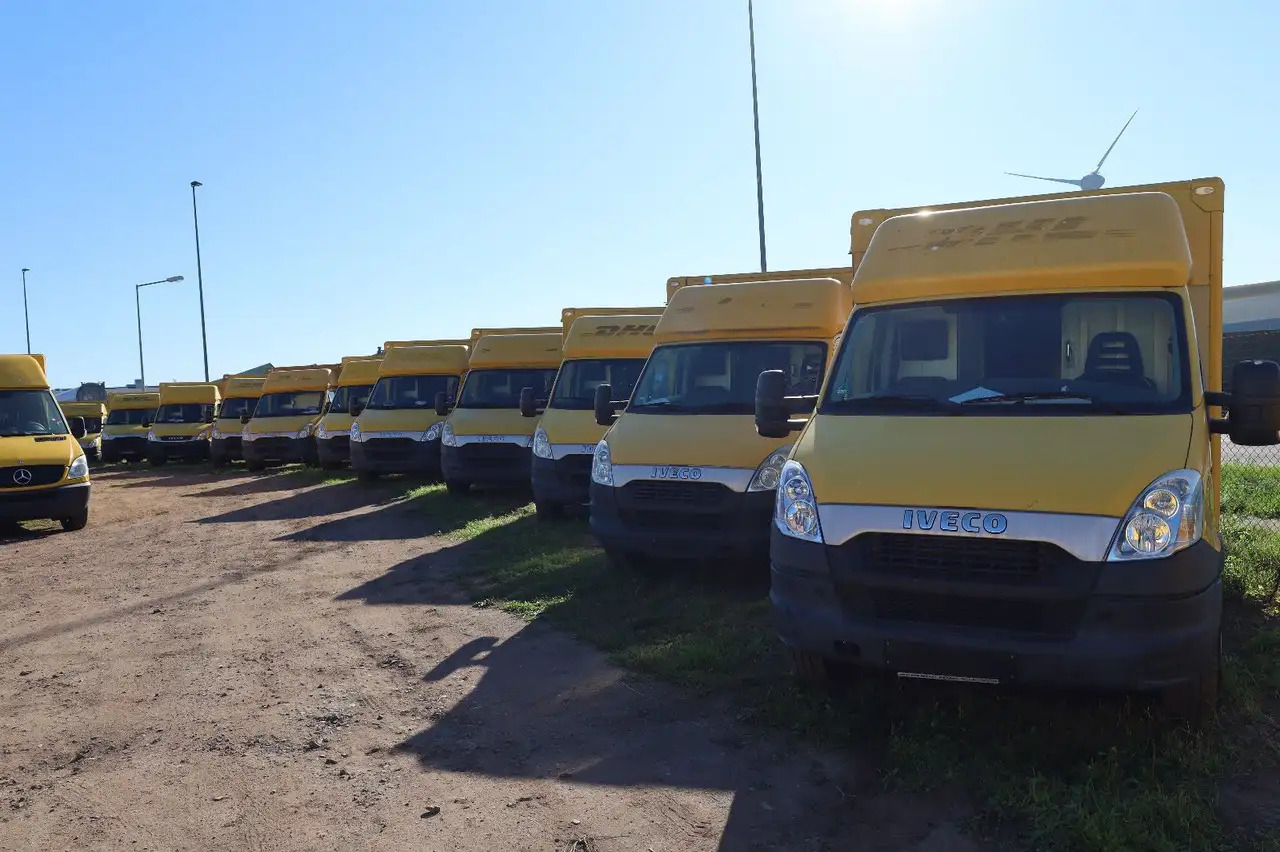Iveco Daily/ Regalsystem/Luftfeder/KURZ/1. Hand - Fourgon grand volume: photos 1 Iveco Daily/ Regalsystem/Luftfeder/KURZ/1. Hand - Fourgon grand volume: photos 1