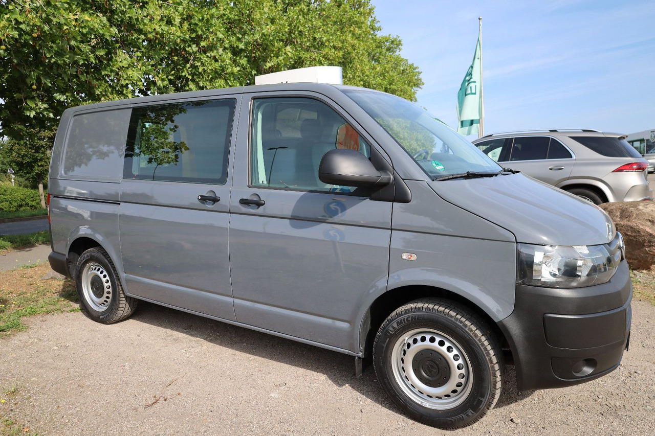 Volkswagen T5 Transporter/ 2.0 TDI/EU5/1.Hand - Fourgonnette: photos 1 Volkswagen T5 Transporter/ 2.0 TDI/EU5/1.Hand - Fourgonnette: photos 1