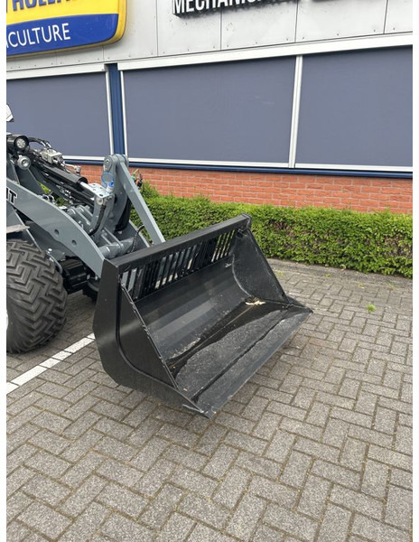 Tobroco Puinbak 130 cm Giant aanspan - Godet pour Engins de chantier: photos 2 Tobroco Puinbak 130 cm Giant aanspan - Godet pour Engins de chantier: photos 2