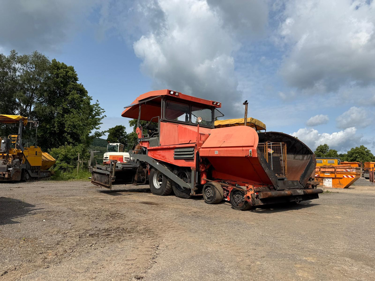 Demag-Dynapac DF135P powerfull 4-axle-paver - Finisseur: photos 2 Demag-Dynapac DF135P powerfull 4-axle-paver - Finisseur: photos 2