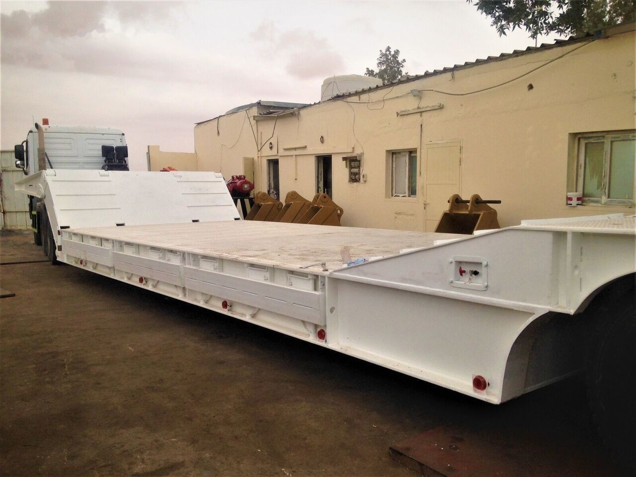AME 120 Ton 4 Axle Front Loading Lowbed Semi-Trailer - Semi-remorque surbaissé: photos 4 AME 120 Ton 4 Axle Front Loading Lowbed Semi-Trailer - Semi-remorque surbaissé: photos 4